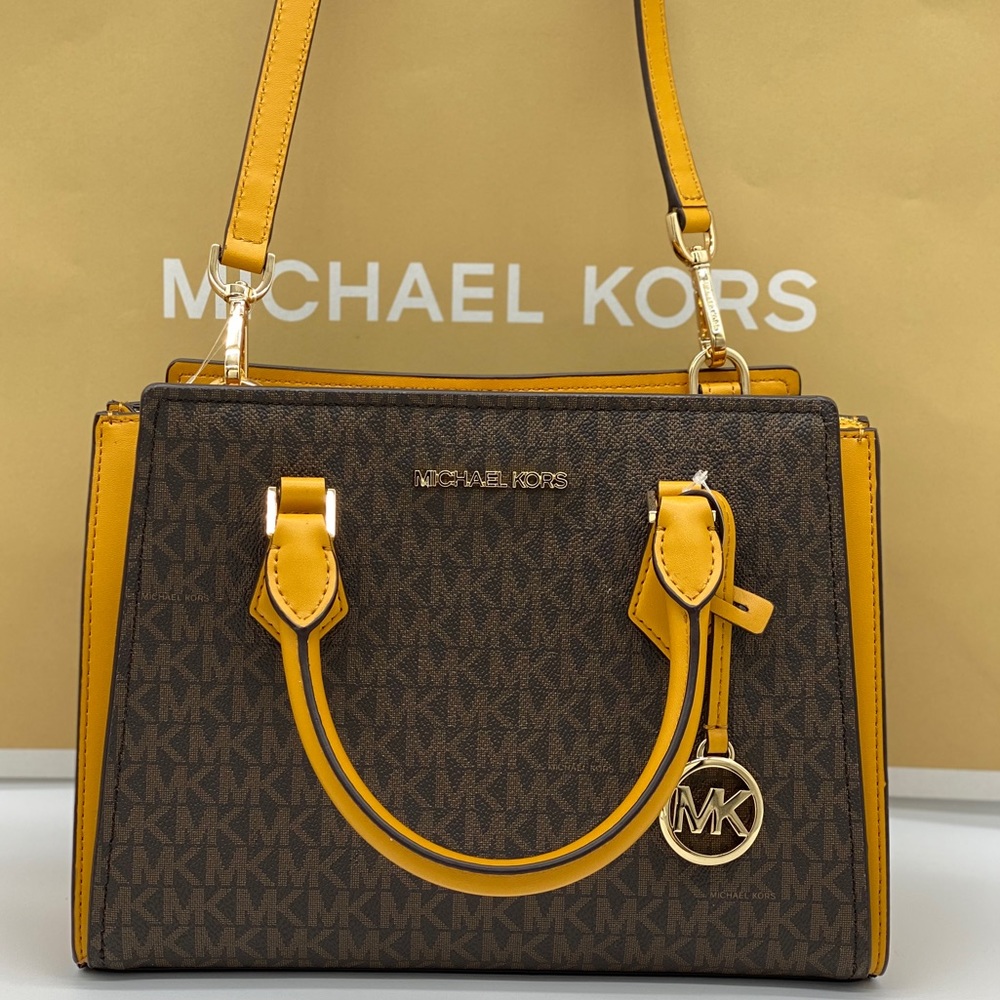 Michael Kors Hope MD Messenger & Kala Card Case - Picture 3 of 16